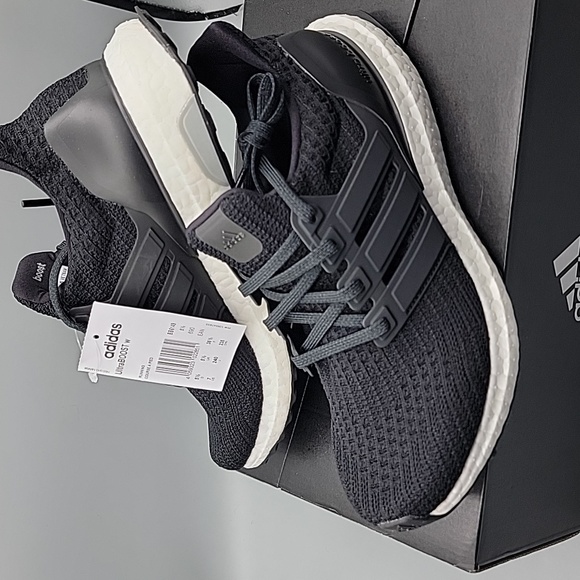 NiB Adidas Ultraboost in Black size 7 - Picture 2 of 12